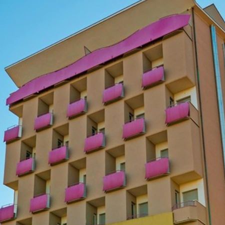 Hotel Atlantic Vista Mare Pesaro Buitenkant foto